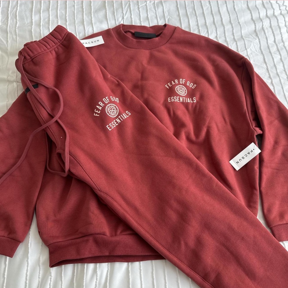 Unisex new with tags essentials set!